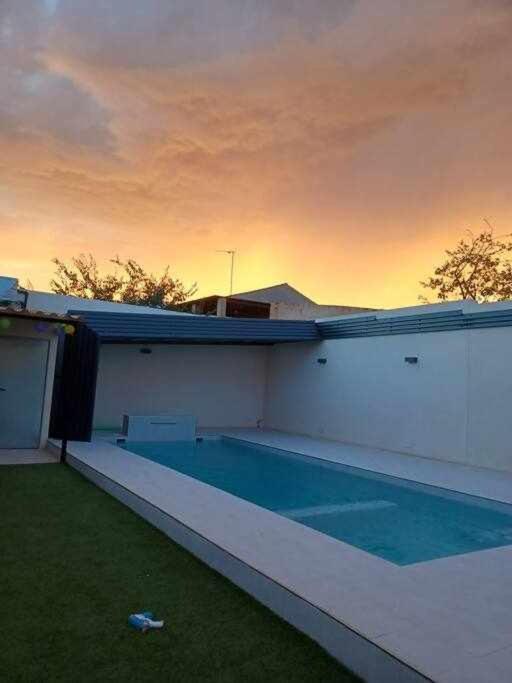 Alojamiento El Pez Casa Con Piscina Climatizada Villafranca de los Caballeros Exteriér fotografie