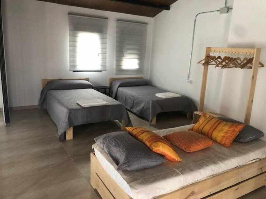 Alojamiento El Pez Casa Con Piscina Climatizada Villafranca de los Caballeros Exteriér fotografie