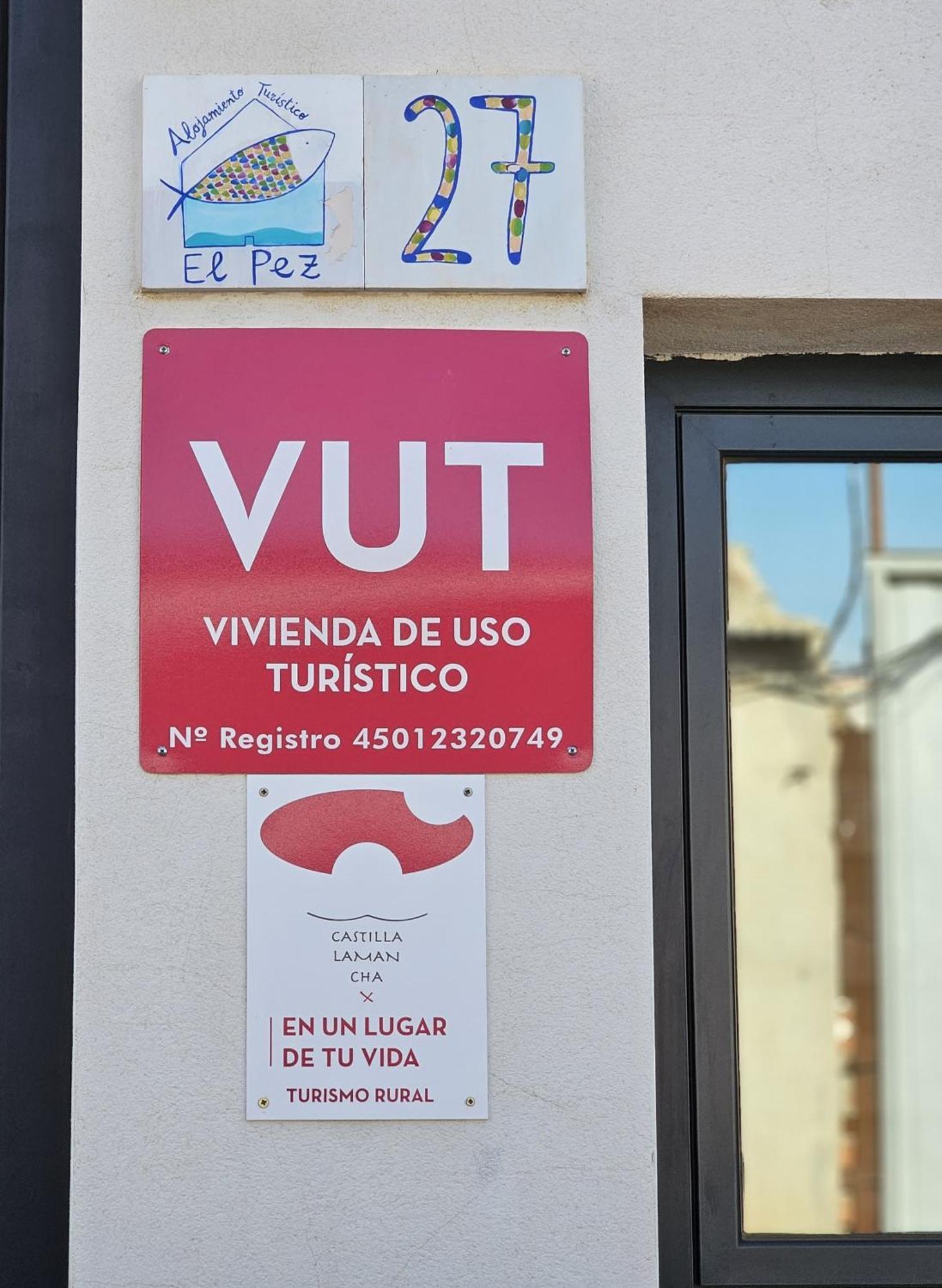 Alojamiento El Pez Casa Con Piscina Climatizada Villafranca de los Caballeros Exteriér fotografie